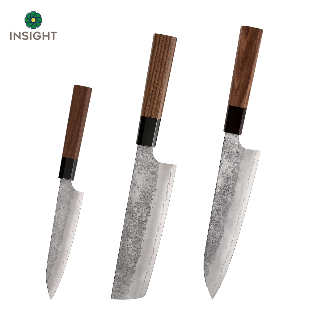 Cuchillo de cocina japon&eacute;s hecho a mano para chefs profesionales y caseros.